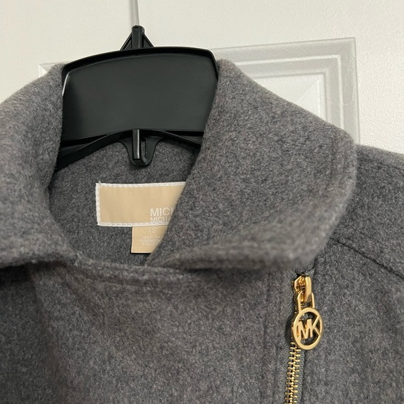 SOLD!! Brand new MICHAEL KORS womens XS Assymetrical Belted Coat - Picture 5 of 10